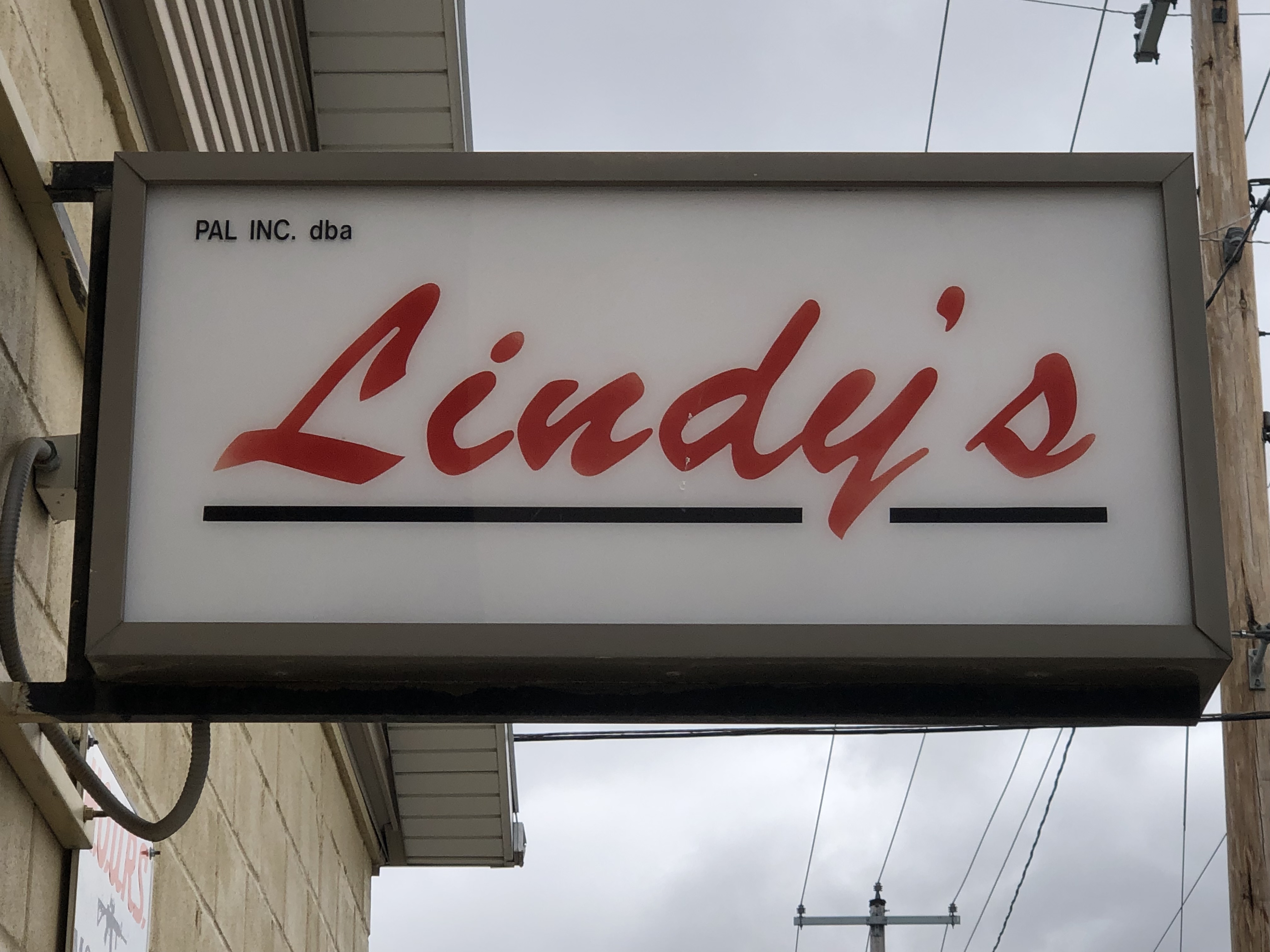 Lindy's Guns Logo